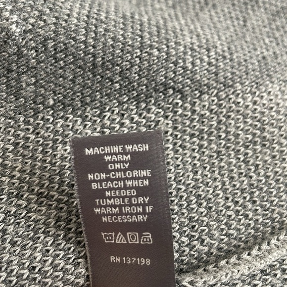 NEIMAN MARCUS Sleeveless Long Duster Cardigan Gray Sweater Geometric size Medium - Picture 6 of 6